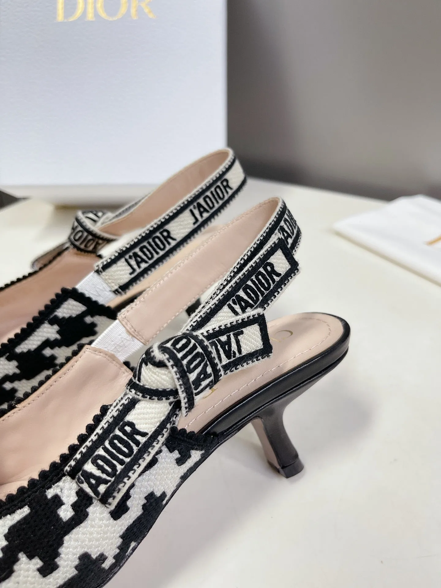 High Quality DIR HIGH HEELS 020