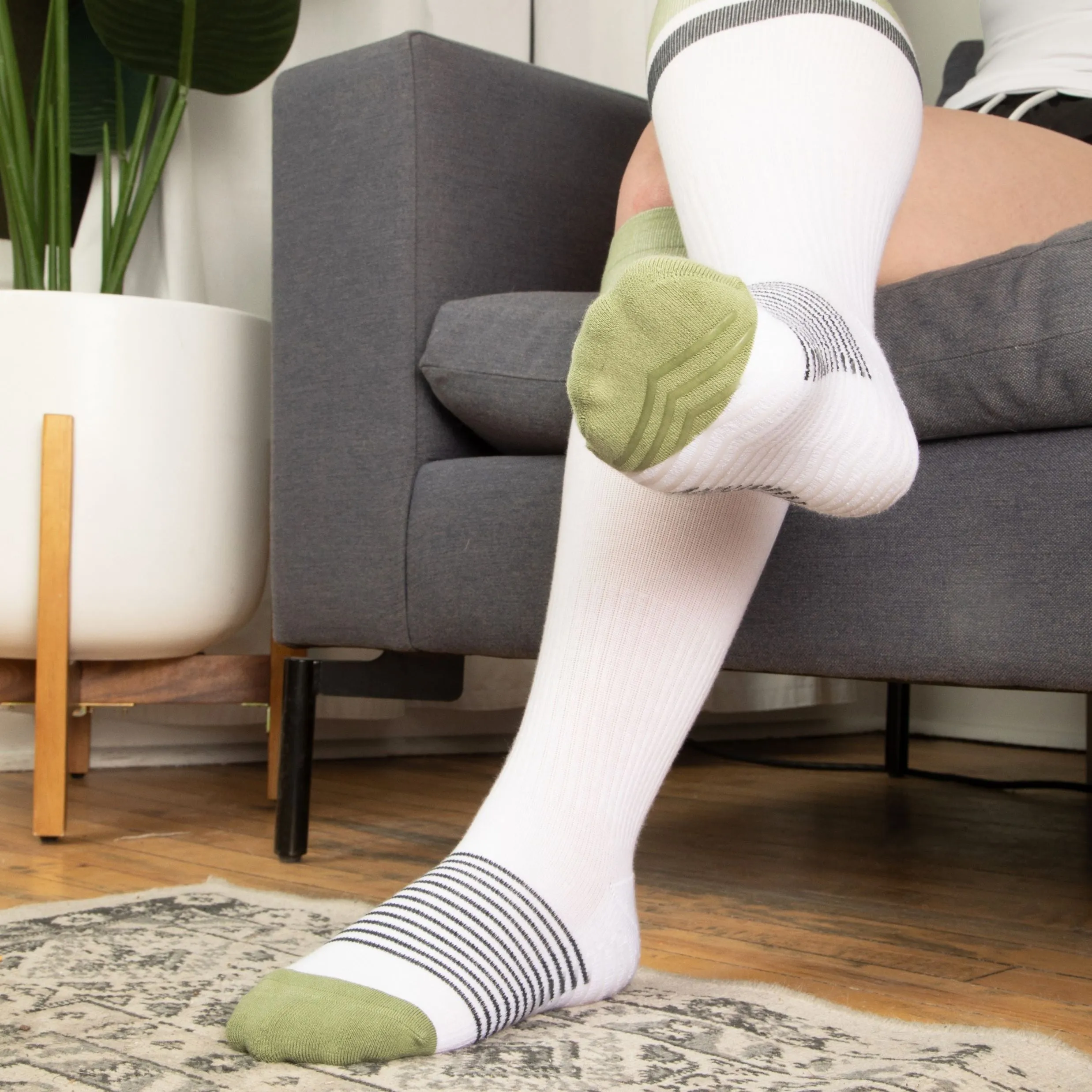 Women's White/Black/Green Compression Socks with Grips - 1 Pair